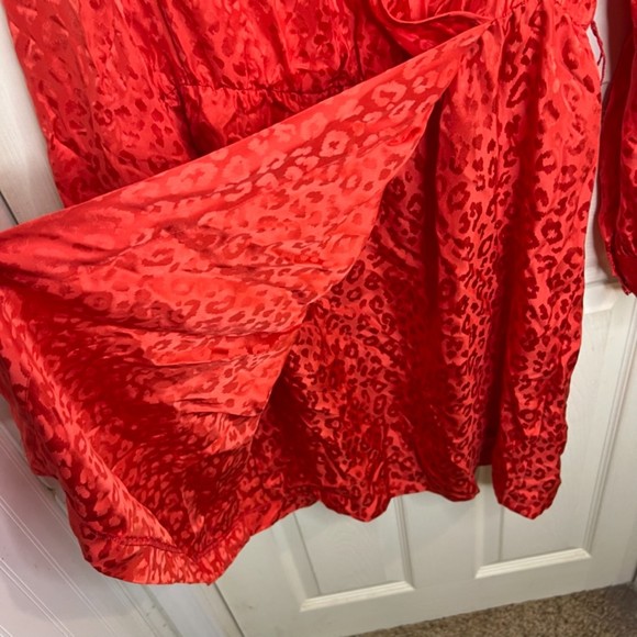 Trina Turk 100% Silk Satin Cheetah Print Red Long Sleeve Dress Size 10 - Picture 8 of 11